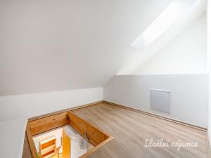 Pronájem bytu 1+kk, Praha - Vršovice, Černomořská, 51 m2