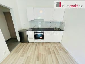 Pronájem bytu 1+kk, Praha - Smíchov, Na Skalce, 22 m2