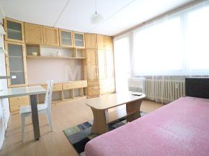 Pronájem bytu 1+kk, Praha - Troja, Svídnická, 36 m2