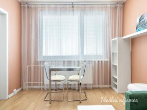 Pronájem bytu 1+kk, Praha - Troja, Krynická, 28 m2