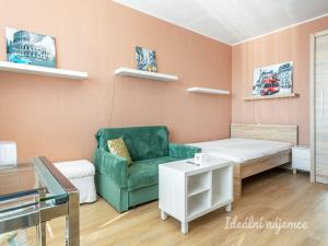 Pronájem bytu 1+kk, Praha - Troja, Krynická, 28 m2