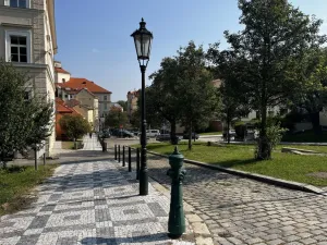 Pronájem bytu 1+1, Praha - Malá Strana, Hellichova, 50 m2