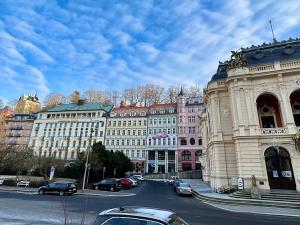 Prodej bytu 6+kk, Karlovy Vary, Divadelní náměstí, 185 m2