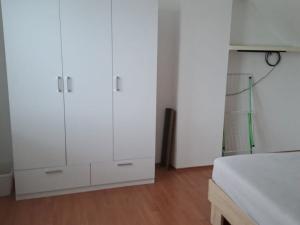 Pronájem bytu 2+kk, Kolín - Sendražice, Nová, 77 m2