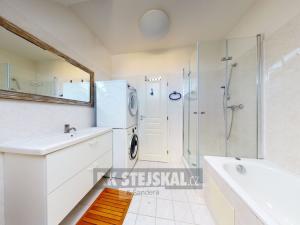 Prodej bytu 3+1, Český Krumlov - Nádražní Předměstí, Vyšehrad, 98 m2