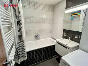 Prodej bytu 3+kk, Praha - Háje, Loosova, 78 m2