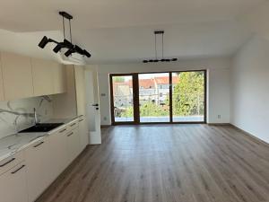 Pronájem bytu 2+kk, Praha - Prosek, Prosecká, 80 m2