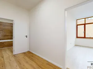 Prodej bytu 2+kk, Třebíč - Vnitřní Město, Karlovo nám., 80 m2