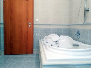 Pronájem bytu 3+1, Karlovy Vary, Mariánskolázeňská, 79 m2