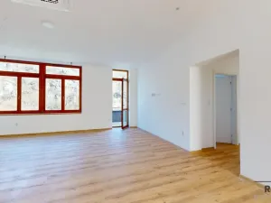 Prodej bytu 4+kk, Třebíč - Vnitřní Město, Karlovo nám., 119 m2