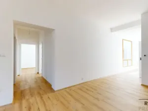 Prodej bytu 4+kk, Třebíč - Vnitřní Město, Karlovo nám., 119 m2