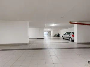 Prodej bytu 2+kk, Třebíč - Vnitřní Město, Karlovo nám., 80 m2