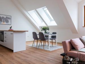 Prodej bytu 4+1, Třebíč - Vnitřní Město, Karlovo nám., 136 m2