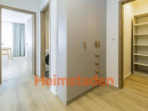 Pronájem bytu 2+kk, Praha - Holešovice, U Pergamenky, 57 m2
