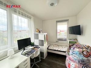 Pronájem bytu 2+kk, Praha - Dolní Měcholupy, Kryšpínova, 63 m2