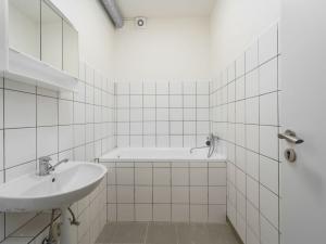 Pronájem bytu 2+kk, Praha - Letňany, Třinecká, 51 m2