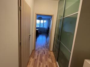 Pronájem bytu 2+kk, Praha - Vysočany, Freyova, 42 m2