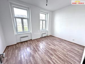 Prodej bytu 2+kk, Praha - Libeň, Sokolovská, 52 m2