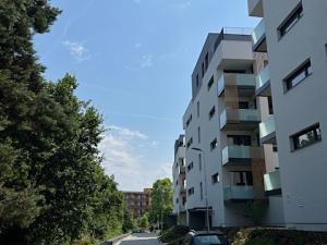 Pronájem bytu 2+kk, Praha - Malešice, Azzoniho, 53 m2