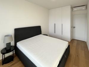 Pronájem bytu 3+kk, Praha - Smíchov, Grafická, 104 m2