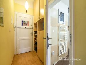 Pronájem bytu 2+kk, Praha - Braník, Branická, 48 m2