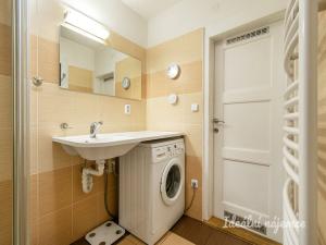 Pronájem bytu 2+kk, Praha - Braník, Branická, 48 m2