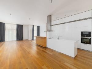 Pronájem bytu 3+kk, Praha - Vinohrady, Laubova, 135 m2