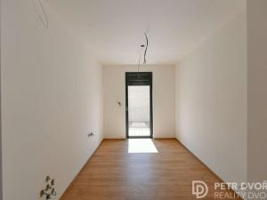 Prodej bytu 4+1, Praha - Pitkovice, Žampiónová, 184 m2
