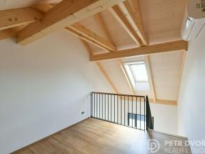 Prodej bytu 4+1, Praha - Pitkovice, Žampiónová, 184 m2