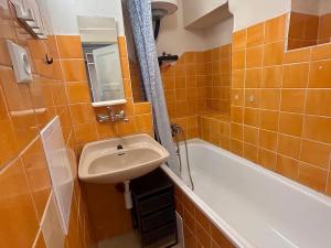 Pronájem bytu 2+kk, Praha - Záběhlice, Záběhlická, 48 m2