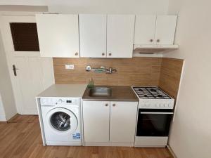 Pronájem bytu 2+kk, Praha - Záběhlice, Záběhlická, 48 m2