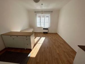 Pronájem bytu 2+kk, Praha - Záběhlice, Záběhlická, 48 m2