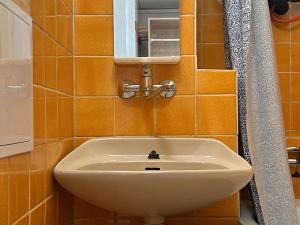 Pronájem bytu 2+kk, Praha - Záběhlice, Záběhlická, 48 m2