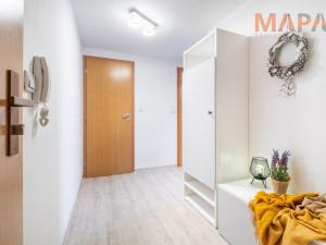 Prodej bytu 3+kk, Šestajovice, Komenského, 92 m2