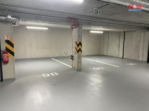 Pronájem garážového stání, Beroun, U Židovského hřbitova, 13 m2