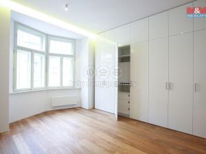 Pronájem bytu 3+kk, Praha - Vinohrady, Laubova, 135 m2