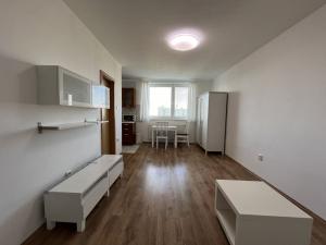 Pronájem bytu 1+kk, Brno - Kohoutovice, Voříškova, 31 m2