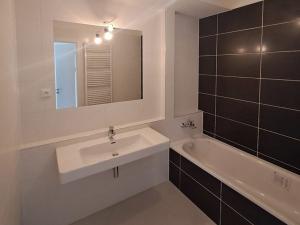 Pronájem bytu 3+kk, Praha - Dolní Měcholupy, Kardausova, 88 m2