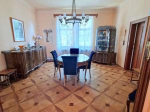 Prodej rodinného domu, Praha - Hodkovičky, V lučinách, 407 m2