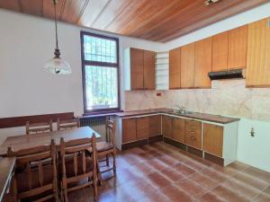 Prodej rodinného domu, Praha - Hodkovičky, V lučinách, 407 m2