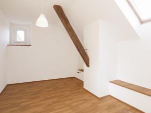 Pronájem komerční nemovitosti, Jinočany, Náměstí 5. května, 130 m2