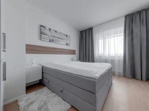 Pronájem bytu 2+kk, Praha - Strašnice, K Červenému dvoru, 48 m2