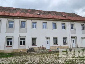 Prodej komerční nemovitosti, Ploskovice - Těchobuzice, Těchobuzice, 1180 m2