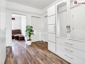 Prodej bytu 4+1, Ostrov, Lidická, 83 m2