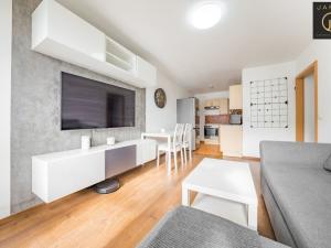 Pronájem bytu 2+kk, Kladno - Kročehlavy, Polská, 45 m2