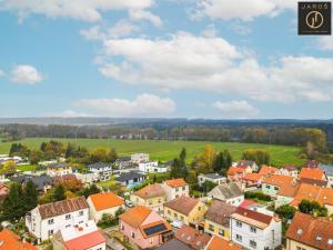 Prodej rodinného domu, Kamenné Žehrovice, Karlovarská třída, 560 m2