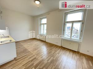 Pronájem bytu 1+kk, Praha - Smíchov, Radlická, 32 m2