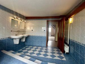 Prodej bytu 3+1, Cheb, Karlova, 178 m2
