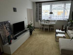 Pronájem bytu 3+1, Praha - Radotín, Na betonce, 70 m2