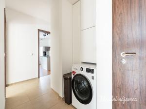 Pronájem bytu 3+kk, Praha - Hlubočepy, Novotného, 77 m2